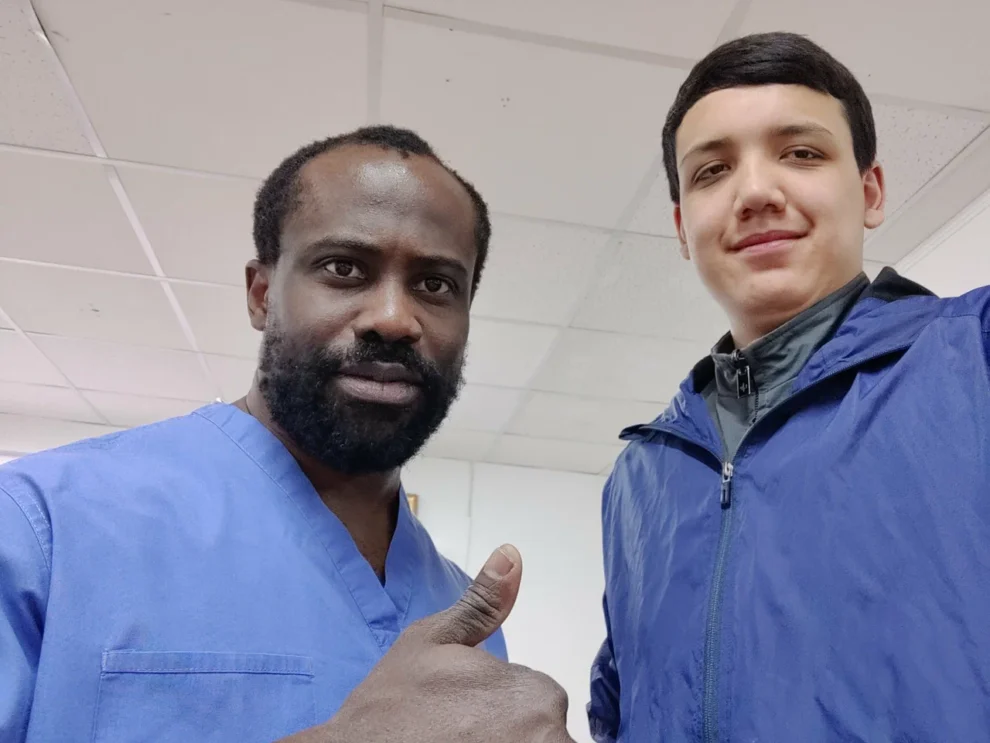 IB Clinic 3D-стельки Москва &mdash; реальная консультация врача-ортопеда Ивунзе с пациентом после 3D-сканирования, м. Беломорская