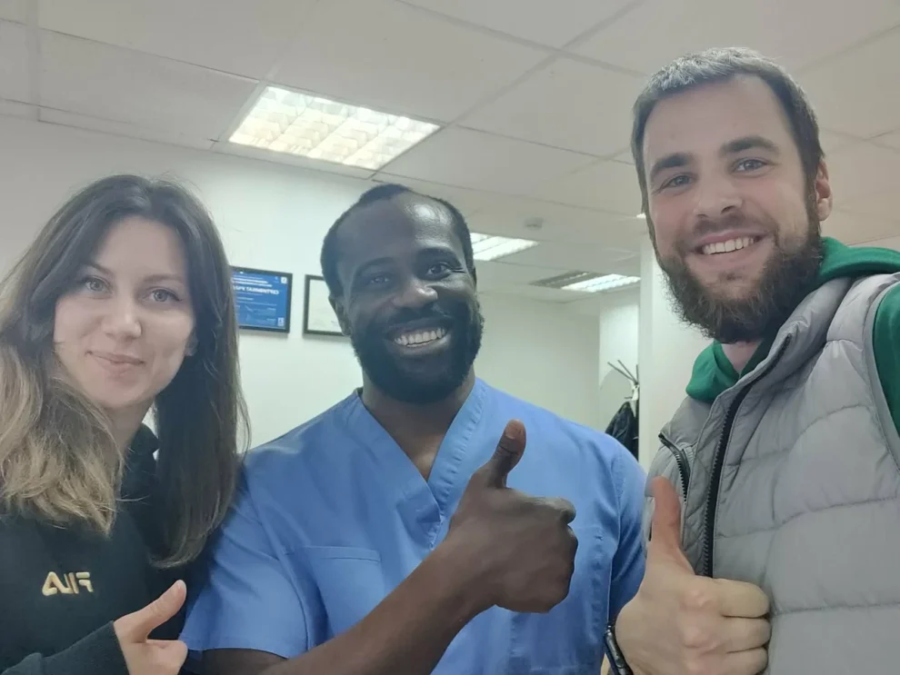 IB Clinic 3D-стельки Москва &mdash; реальная консультация врача-ортопеда Ивунзе с пациентом после 3D-сканирования, метро Беломорская