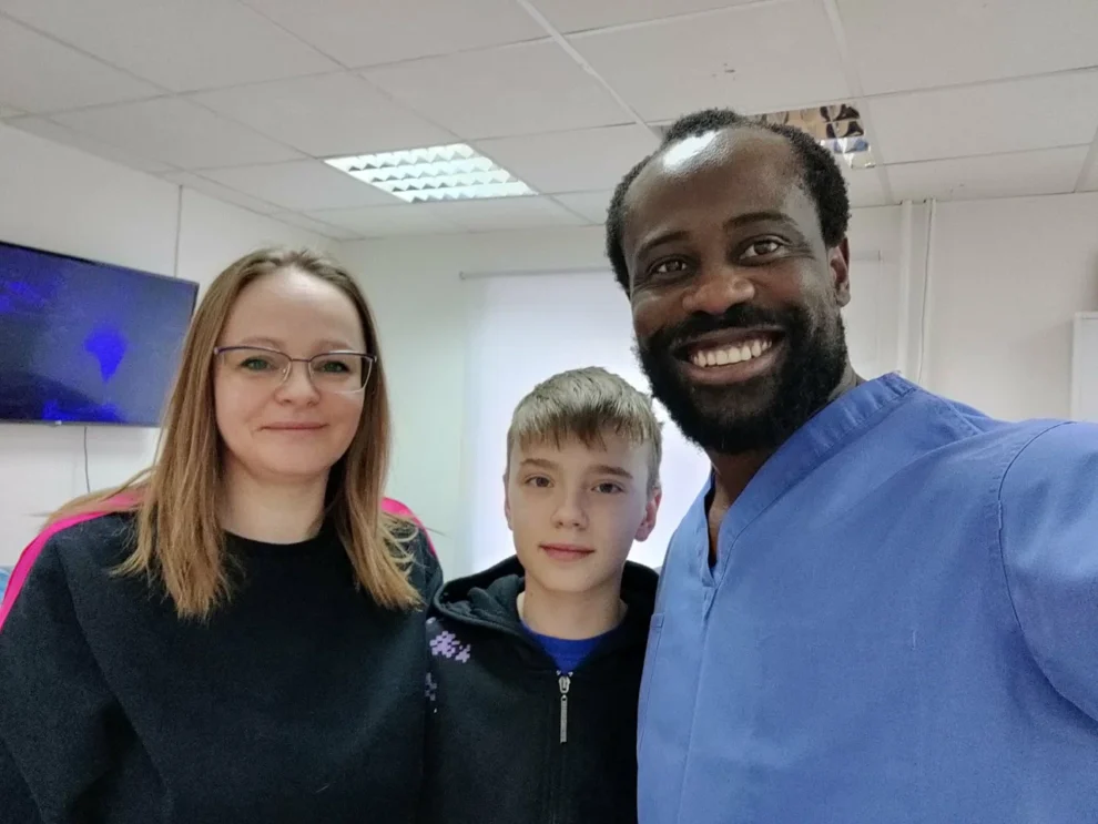 IB Clinic 3D-стельки Москва &mdash; реальная консультация врача-ортопеда Ивунзе с пациентом после 3D-сканирования, м. Беломорская