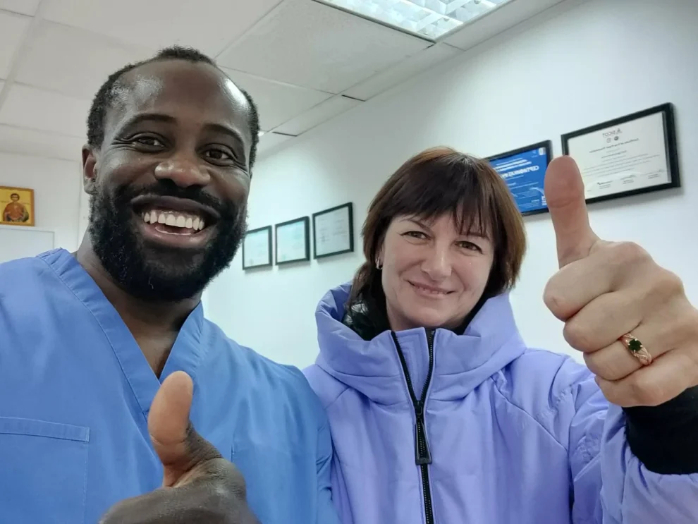 Реальный пациент IB Clinic Москва после получения 3D-стелек, положительная реакция на подгонку, индивидуальные ортопедические стельки, м. Беломорская