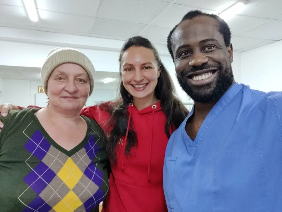 Реальный пациент IB Clinic Москва после получения 3D-стелек, положительная реакция на подгонку, индивидуальные ортопедические стельки, м. Беломорская