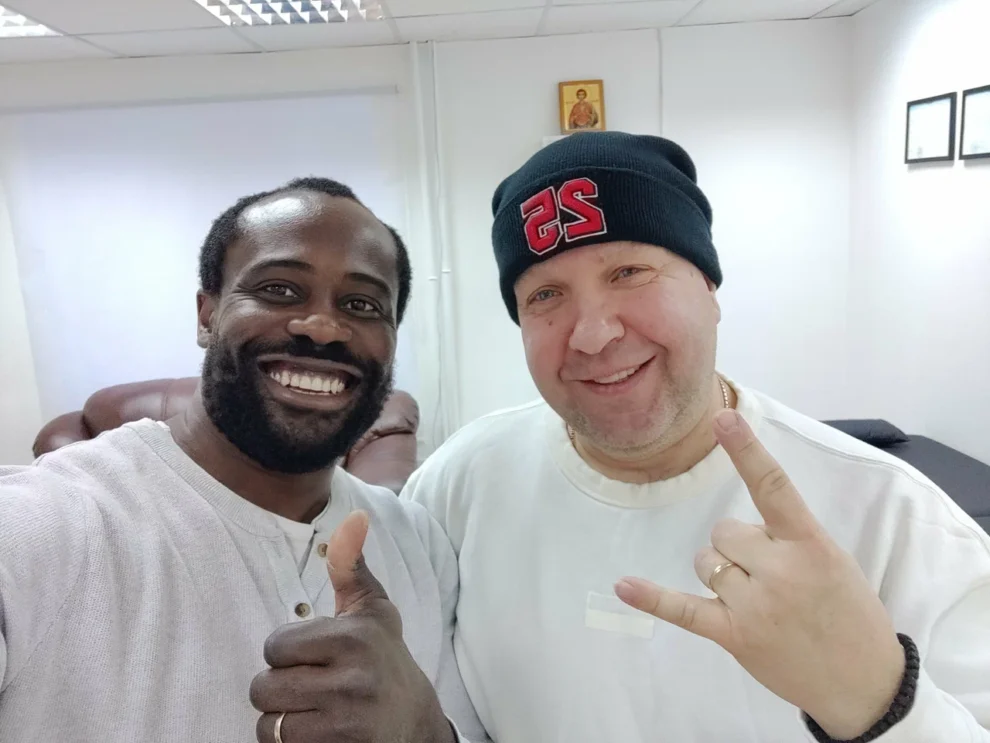 Реальный пациент IB Clinic Москва после получения 3D-стелек, положительная реакция на подгонку, индивидуальные ортопедические стельки, м. Беломорская