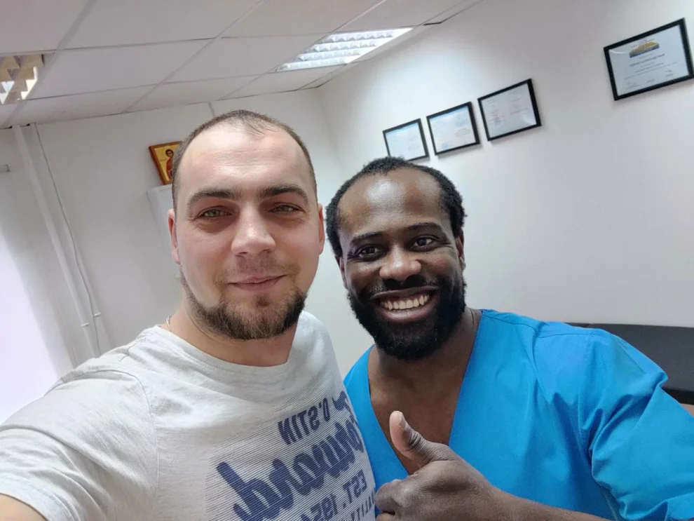 IB Clinic 3D-стельки Москва &mdash; реальная консультация врача-ортопеда Ивунзе с пациентом после 3D-сканирования, метро Беломорская